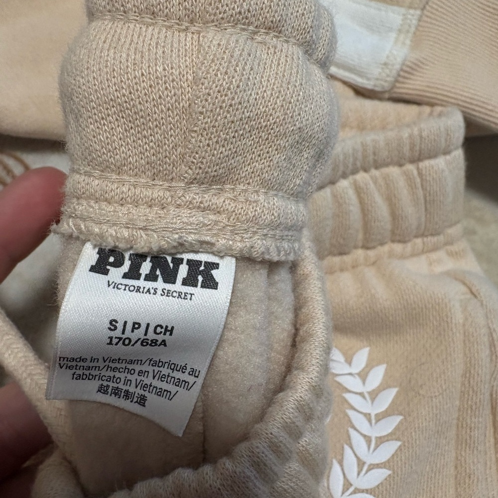 PINK Victoria's Secret Beige Joggers new without tags